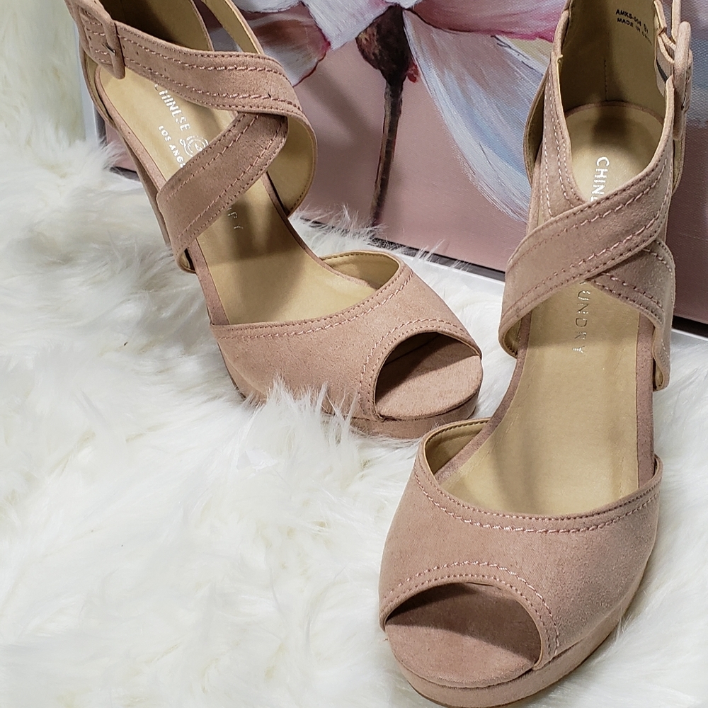 Shoes - Picture 9 of 10